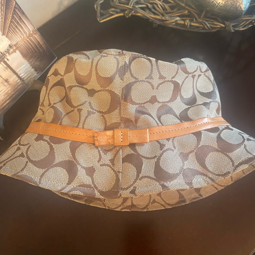 Cute coach bucket Hat M/L
